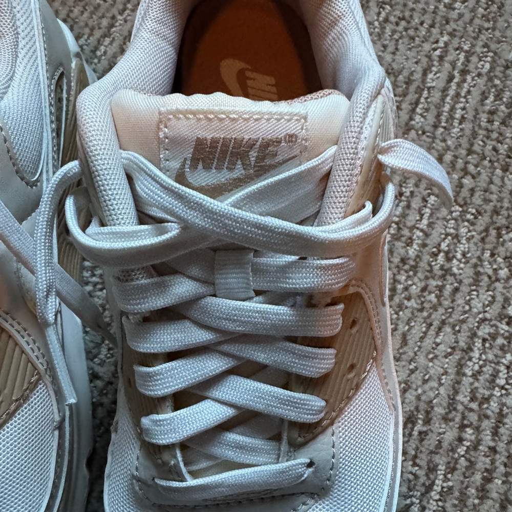 Nike Women's Air Max 90 8.5 - Picture 4 of 6